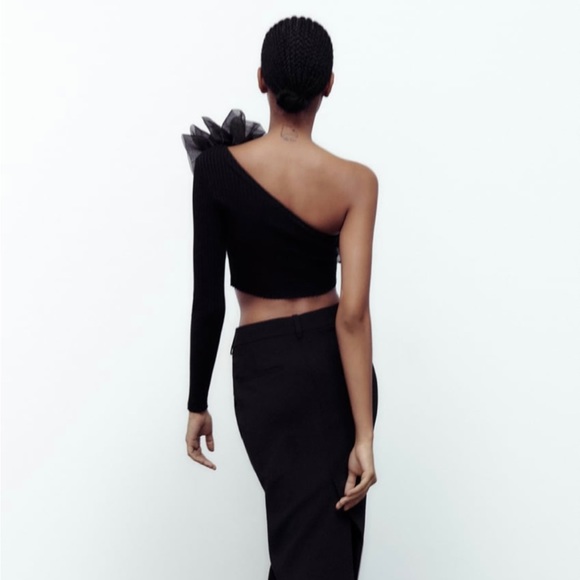 CROPTOP - Picture 5 of 11